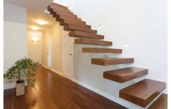Escalier compact, la solution sur mesure aux contraintes d'espace